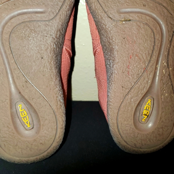 KEEN Womens Slip on Shoes 7 - Picture 10 of 10